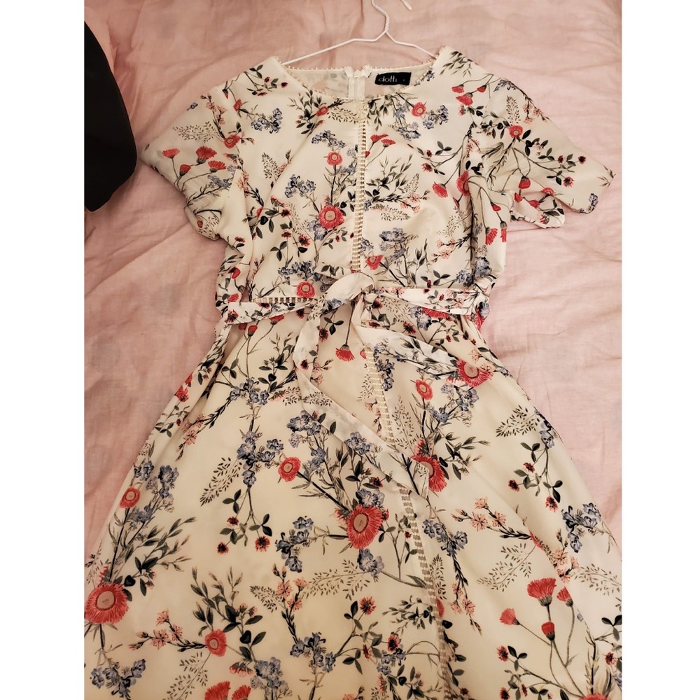 Pretty floral summer dress 💛💛